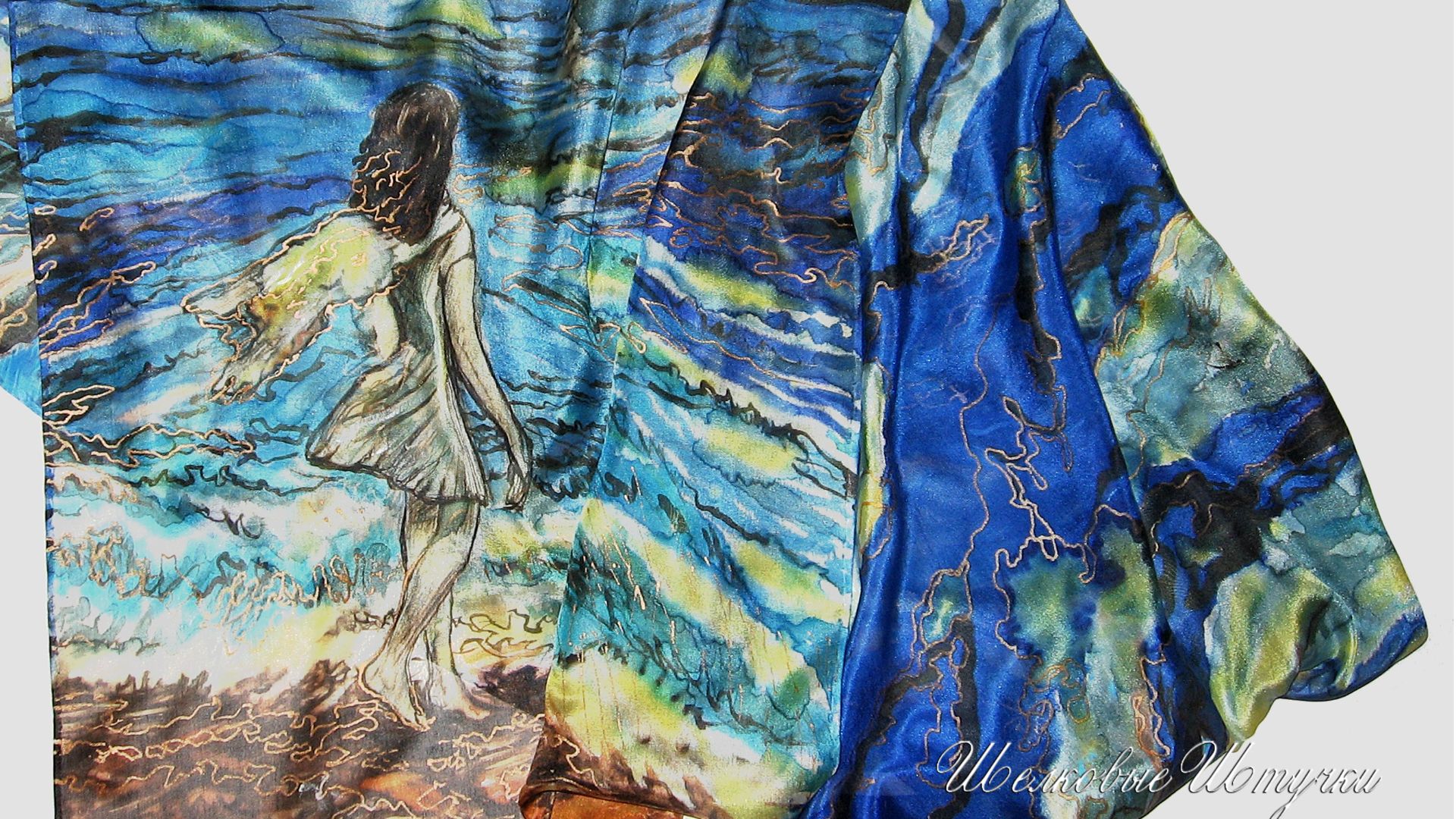 Шарф из натурального шелка с рисунком 