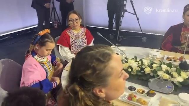 Скоро в ЦВЗ «Манеж» начнётся встреча В.Путина с представителями коренных малочисленных народов 30.04