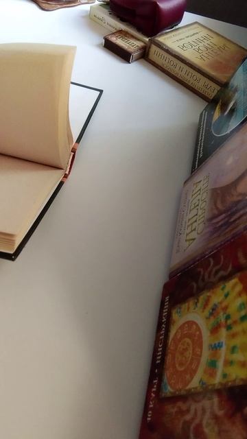 Задайте свой вопрос книге-оракулу и получите ответ... 4.05.2026... Всем мира и добра...