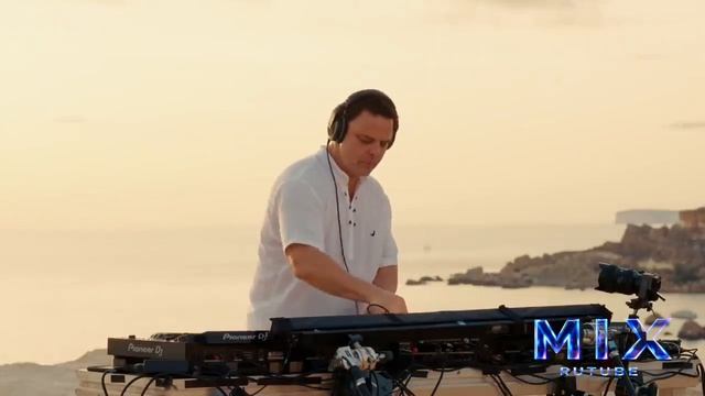 Markus Schulz - In Search Of Sunrise (Live DJ Set From Malta)
