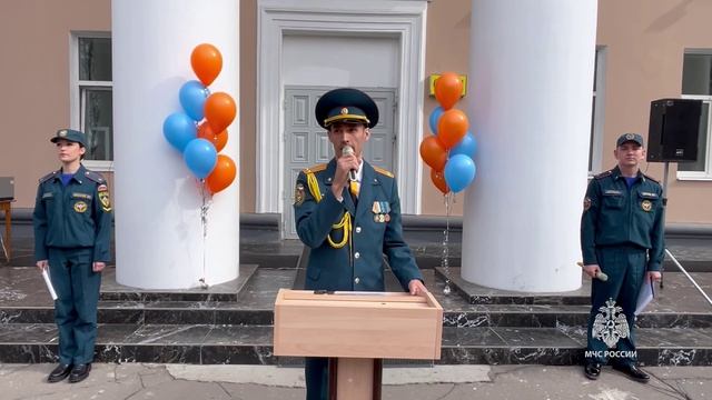 Торжественная линейка для будущих огнеборцев в Амурском аграрном колледже