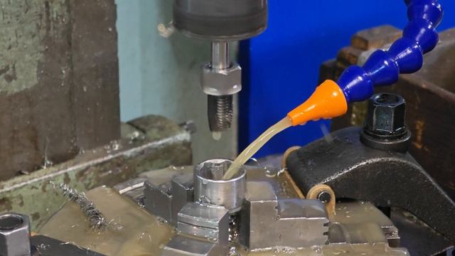 Нарезание резьбы в нержавеющей гайке