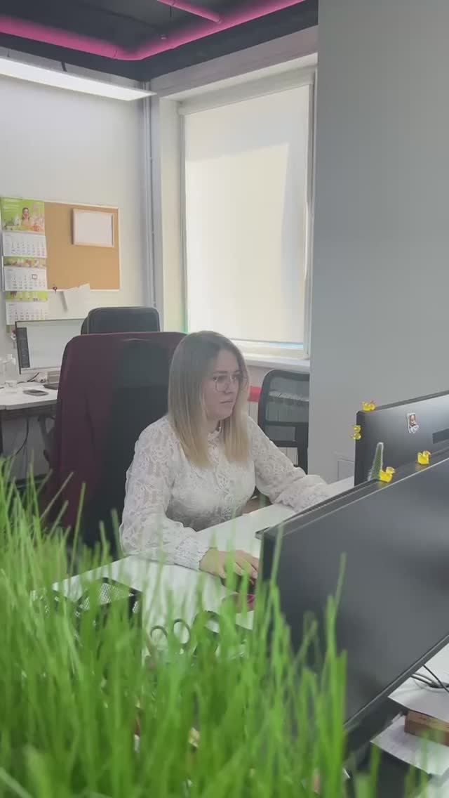 Сегодня заглянули в рабочие процессы офиса 👩🏻💻