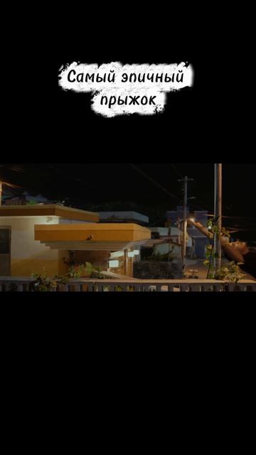 Болливуд нервно курит в сторонке