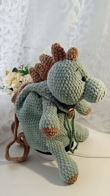 Плюшевый рюкзак Дино