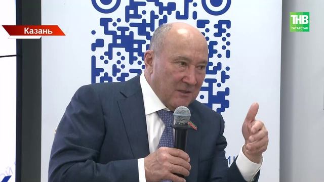 Марат Ахметов обсудил с аграрными студентами причины оттока молодёжи из сёл