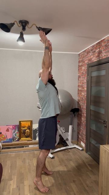 Падение в атлетическую стойку с носков, пауза внизу, с использованием рук