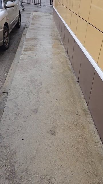 Как поднять уровень отмостки, высокая бетонная отмостка.