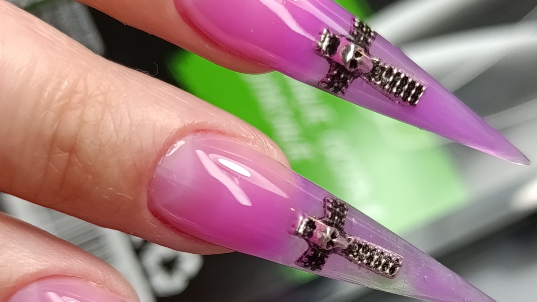 Нарастила ещё одни стилеты на ногтях