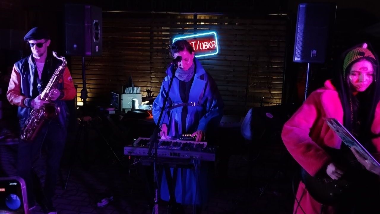 Летанина Чураков Валеева - Тошнит live 24.04.26 в баре Стаников. Екатеринбург