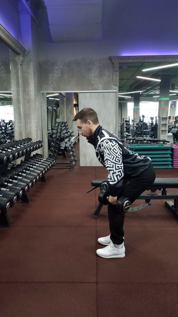 Румынская тяга с гантелями