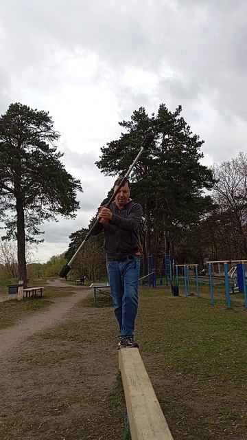 Тренировка со стафом на парапете