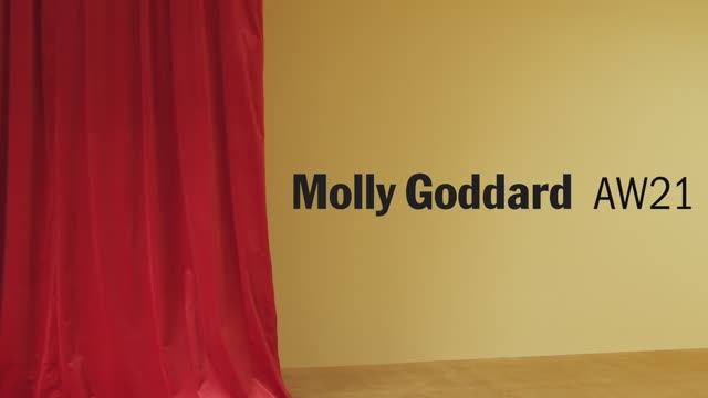 Показ коллекции Molly Goddard осень-зима 2021-2022