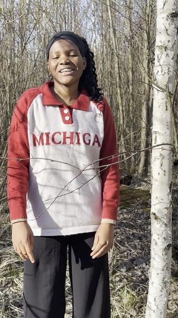 Сергей Есенин. Берёза  — читает  Мхаваси Чиньявану