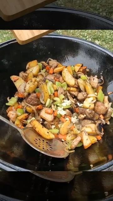Горячая сковородка с мясом и овощами 🔥