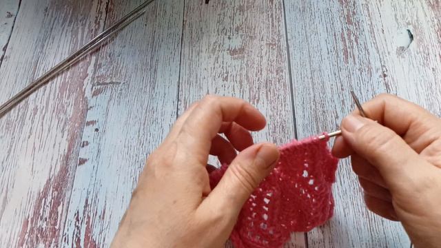 Шикарный ажурный узор спицами.