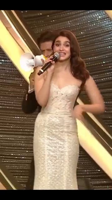 sahrukh khan and alia bhatt funny perfect shortsfeed ytshorts bollywood get.gt.mp4