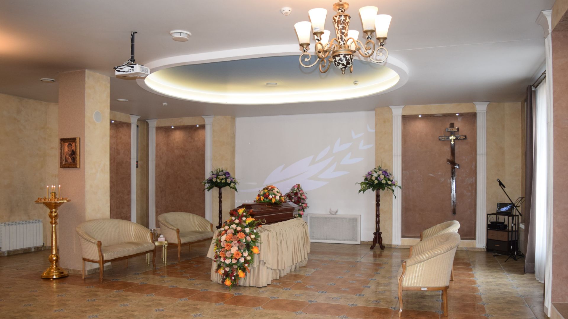 Цветочный зал прощания. Дом прощания Вознесения Екатеринбург
