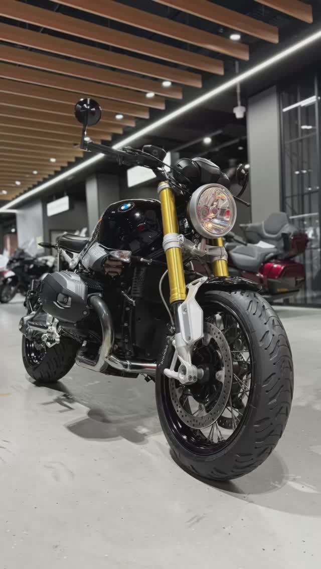 BMW R nineT 2015 VIN: WB10A0603FZ424827