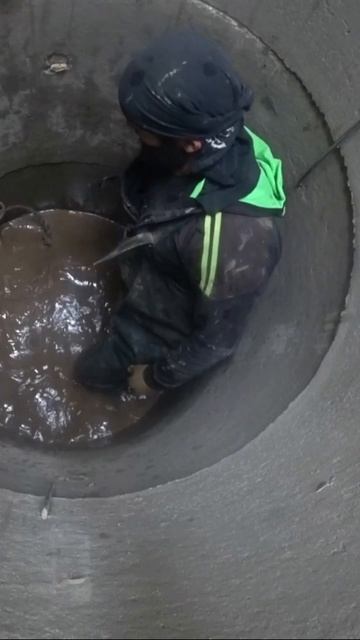 Копка на плывуне, с кольцом наедине