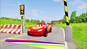 МАШИНКИ МОЛНИЯ МАКВИН И ЭВАКУАТОР ПРОТИВ ГИГАНТСКИХ ЯМ 😱 КРАШ ТЕСТ В BeamNG Drive #002 🔥