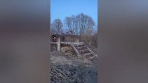 🤯В Татарстане парень сломал позвоночник, желая красиво спрыгнуть с мостика на питбайке.