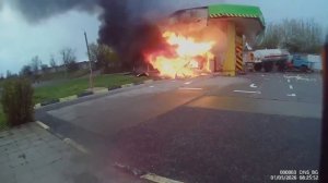 ‼️🇺🇦🔥После ударов пожары бушуют в Житомире, Тернополе и Харькове

▪️На видео удар по Харькову