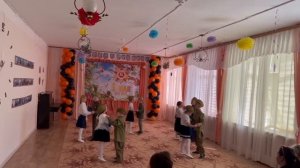 Танцевальная композиция ко Дню Победы  «Синий платочек»