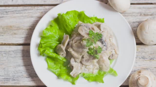 Не зря попробовала - улетный рецепт! Жареные шампиньоны в сметане на сковороде!