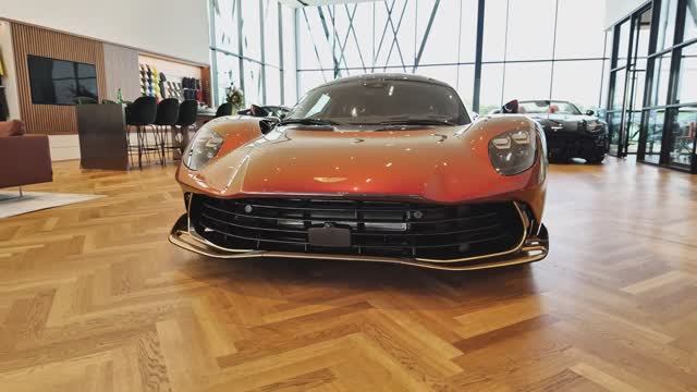 Aston Martin Valhalla 2026 обзор