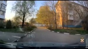 В Омске водитель чуть не сбил ребенка на велосипеде

Машина успела затормозить, однако мальчику все