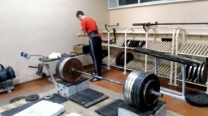 Дотяги с плинтов 240 кг на 3 раза _ подготовка