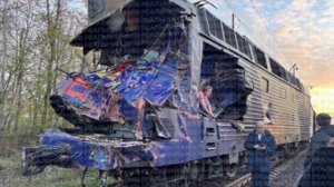 ‼️🇺🇦🏴☠️ Поезд Киев — Ужгород столкнулся с автокраном во Львовской области