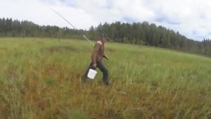 ДЛИННАЯ УДОЧКА!СПИНИНГ!ДЕД МУХАМОР ПОКАЗЫВАЕТ КЛЁВЫЕ МЕСТА! ЛОВИМ ДЕДУ НА УХУ!