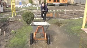 6 соток 26 апреля 2026 года. Сажаю жёлтый пион. Жарю пироги. Банька.