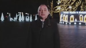 Владимир Жданов поздравляет старооскольцев с Новым годом