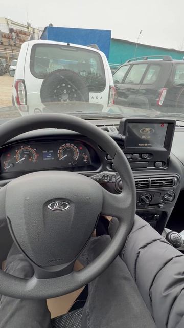 2026 LADA NIVA TRAVEL запуск двигателя