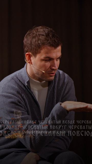 Женщина с черными волосами