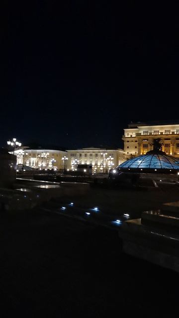 Ночная Москва, Кремль, около выхода с Красной площади. ч2.