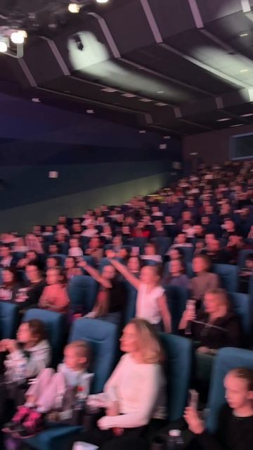 Обнимаю всех! #shorts смотреть онлайн