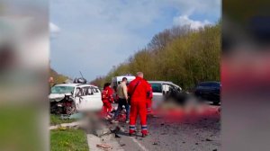 Сотрудники ТЦК погибли в ДТП на Украине, когда везли мобилизованного: кадры с места аварии
