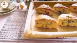 Классические клюквенно-апельсиновые булочки с апельсиновой глазурью