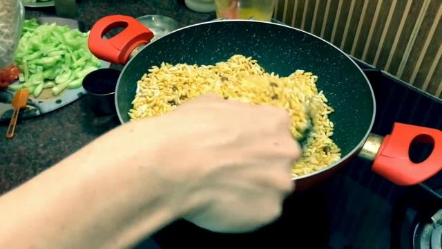 МАСАЛА МУРИ (ДЖХАЛ МУРИ) - пряный дутый рис