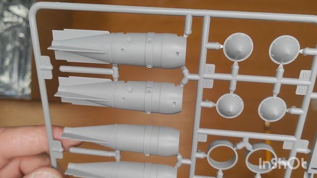 №298 Обзор модели самолёта He-111 H6. Border Model 1/35 смотреть онлайн