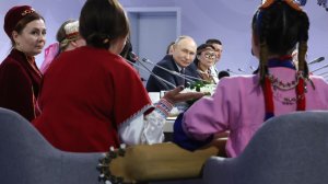 Президент России Владимир Путин встретился с представителями коренных малочисленных народов страны