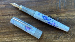 Перьевая ручка Benu Euphoria Millennium с пером B (эксклюзивное издание для Atlas Stationers)