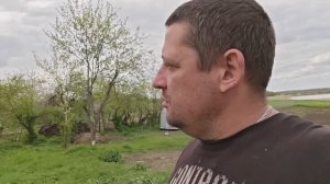 Забой бройлера, вспашка огорода, посадка картошки.