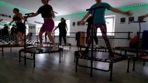 Фитнес на мини батутах