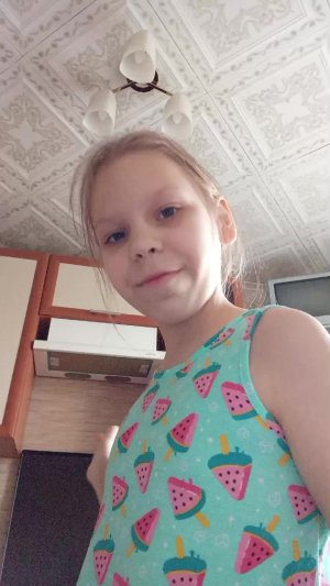 г