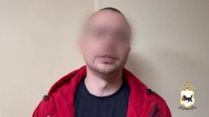 Взбешённый мотоциклист разбил ногами лобовое машины девушки в Иркутске

По словам 33-летнего байкера
